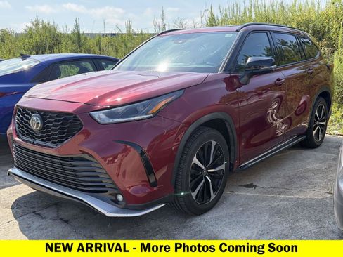 Used 2021 Toyota Highlander XSE FWD image 1