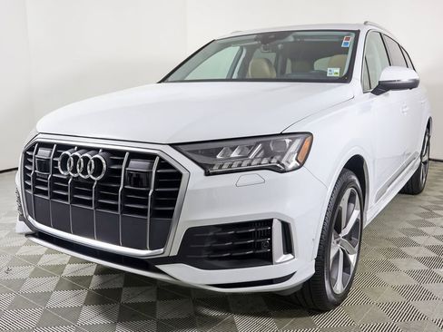 Used 2023 Audi Q7 3.0T Prestige image 3