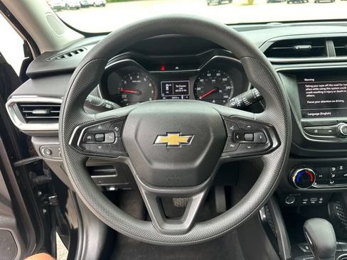 Used 2023 Chevrolet TrailBlazer LT FWD image 32
