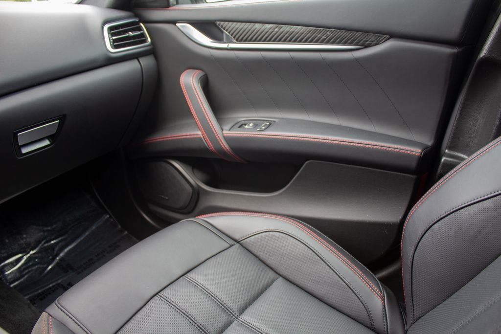 Used 2024 Maserati Ghibli Modena Q4 AWD/4WD image 20