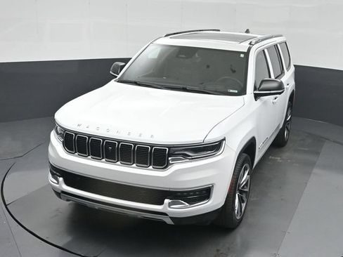 Used 2025 Jeep Wagoneer Series III w/ Premium Group I AWD/4WD image 45