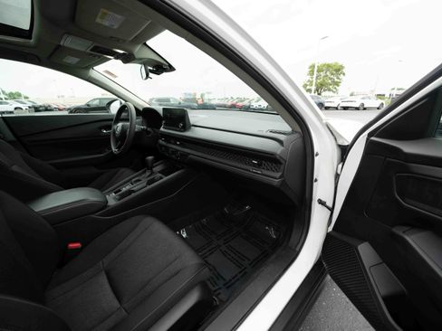 Used 2024 Honda Accord EX image 25
