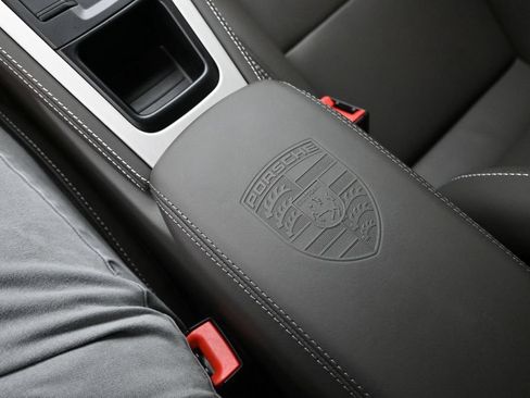 Certified 2025 Porsche 718 Cayman RWD image 19
