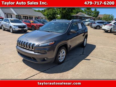 Used 2018 Jeep Cherokee Latitude Plus w/ Comfort/Convenience Group