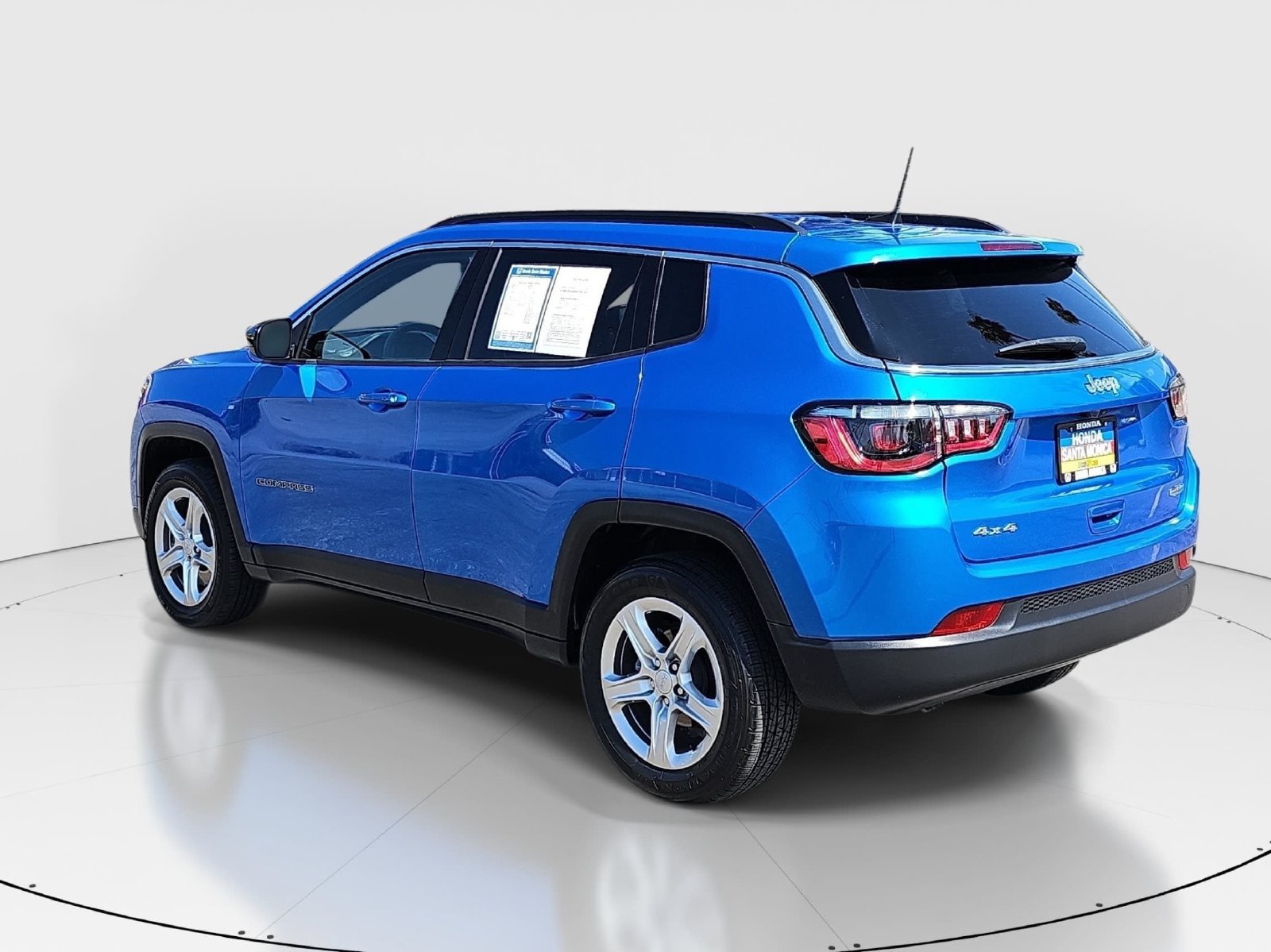 Used 2023 Jeep Compass Latitude AWD/4WD image 7