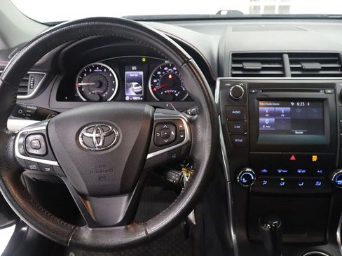 Used 2017 Toyota Camry SE FWD image 10