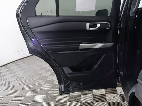 Used 2023 Ford Explorer XLT image 21