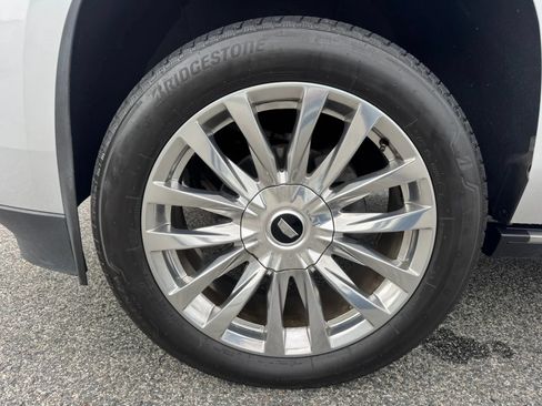 Used 2016 Cadillac Escalade ESV Premium AWD/4WD image 9