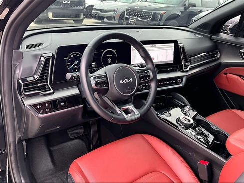 Certified 2025 Kia Sportage SX Prestige AWD/4WD image 17