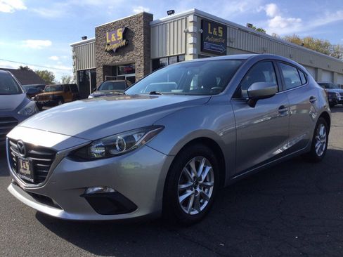Used 2016 MAZDA MAZDA3 i Sport w/ Preferred Equipment Package FWD image 1
