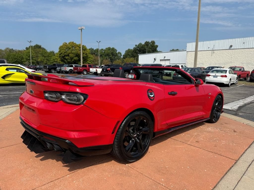 Used 2019 Chevrolet Camaro SS RWD image 9