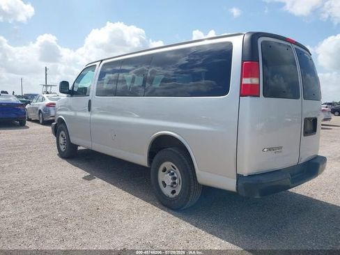 Used 2015 Chevrolet Express 2500 LS RWD image 3