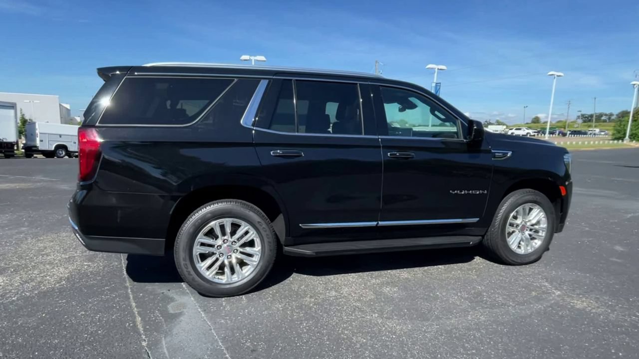 Used 2024 GMC Yukon SLT RWD image 9