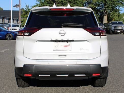 Certified 2025 Nissan Rogue SL w/ Tech Package image 7