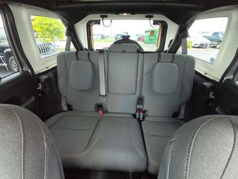 Used 2024 Jeep Wrangler Unlimited w/ Convenience Group AWD/4WD image 21