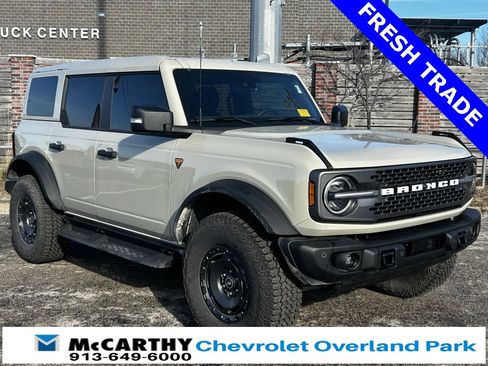 Used 2025 Ford Bronco Badlands image 1