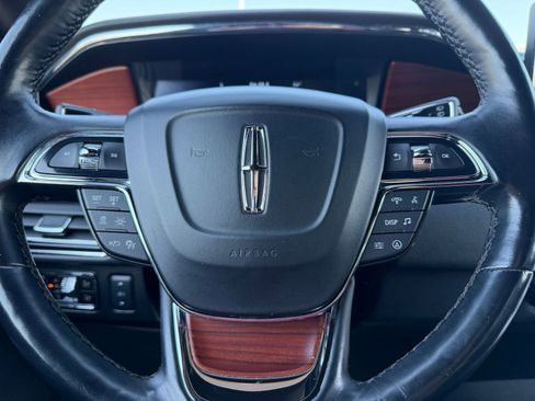 Used 2023 Lincoln Navigator 4WD image 18