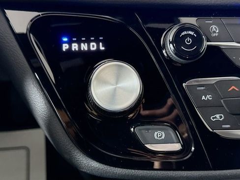 New 2026 Chrysler Pacifica Select AWD/4WD image 16
