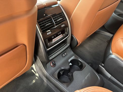 Used 2026 BMW ALPINA XB7 image 30