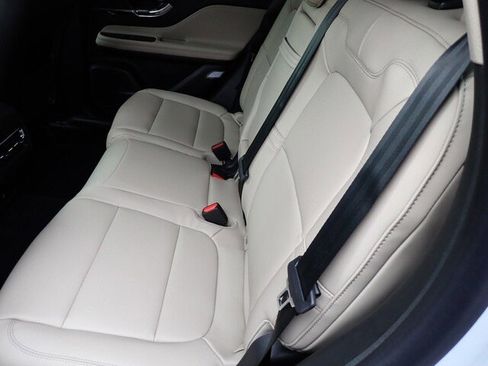 New 2026 Lincoln Corsair Premiere image 38