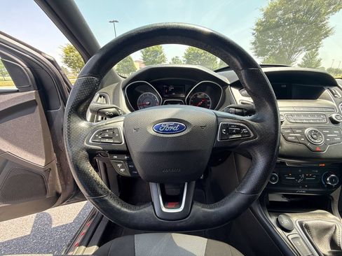 Used 2018 Ford Focus ST FWD image 18