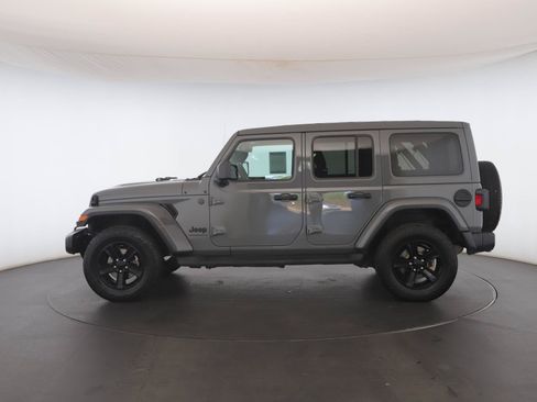 Used 2023 Jeep Wrangler Unlimited Sahara AWD/4WD image 19