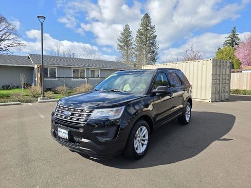 Used 2017 Ford Explorer 4WD image 1