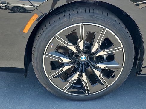 New 2026 BMW i7 M70 w/ Executive Package AWD/4WD image 6