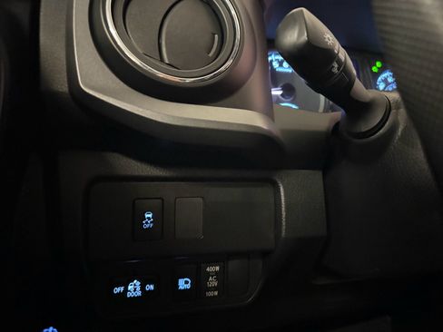 Used 2020 Toyota Tacoma TRD Sport w/ TRD Premium Sport Package RWD image 16