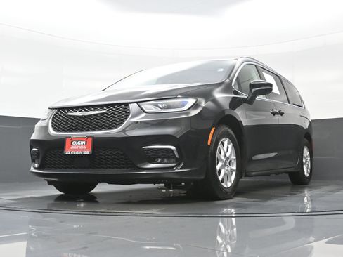 Used 2022 Chrysler Pacifica Touring-L FWD image 28