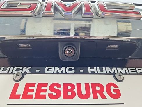 Used 2023 GMC Yukon SLT w/ SLT Premium Package image 58