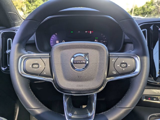 Used 2023 Volvo C40 P8 Recharge Ultimate w/ Protection Package Premier AWD/4WD image 33