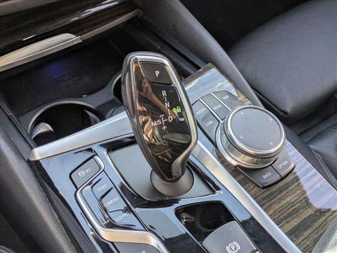 Used 2018 BMW 530e 530e iPerformance image 14