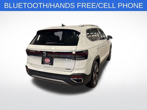 Used 2025 Volkswagen Taos SE image 10