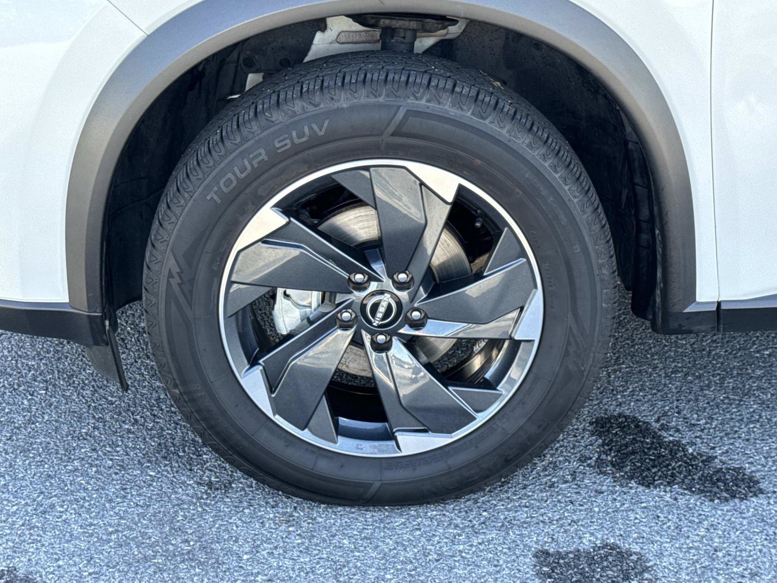 Used 2025 Nissan Rogue SV AWD/4WD image 7