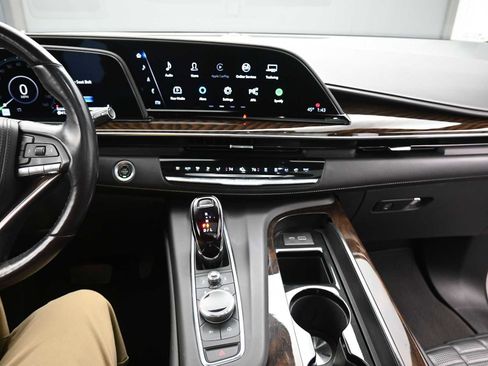 Used 2023 Cadillac Escalade ESV Premium Luxury Platinum image 14