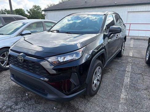 Used 2021 Toyota RAV4 LE FWD image 1
