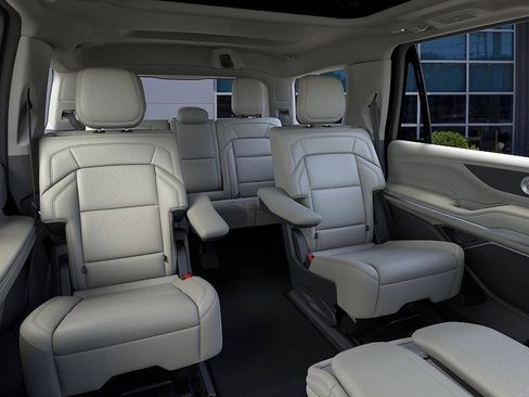 New 2026 Lincoln Navigator Reserve AWD/4WD image 11