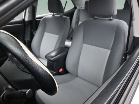 Used 2016 Toyota Corolla L FWD image 34