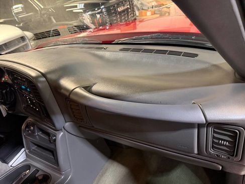 Used 2006 Chevrolet Silverado 3500 LT w/ Heavy-Duty Power Package image 45