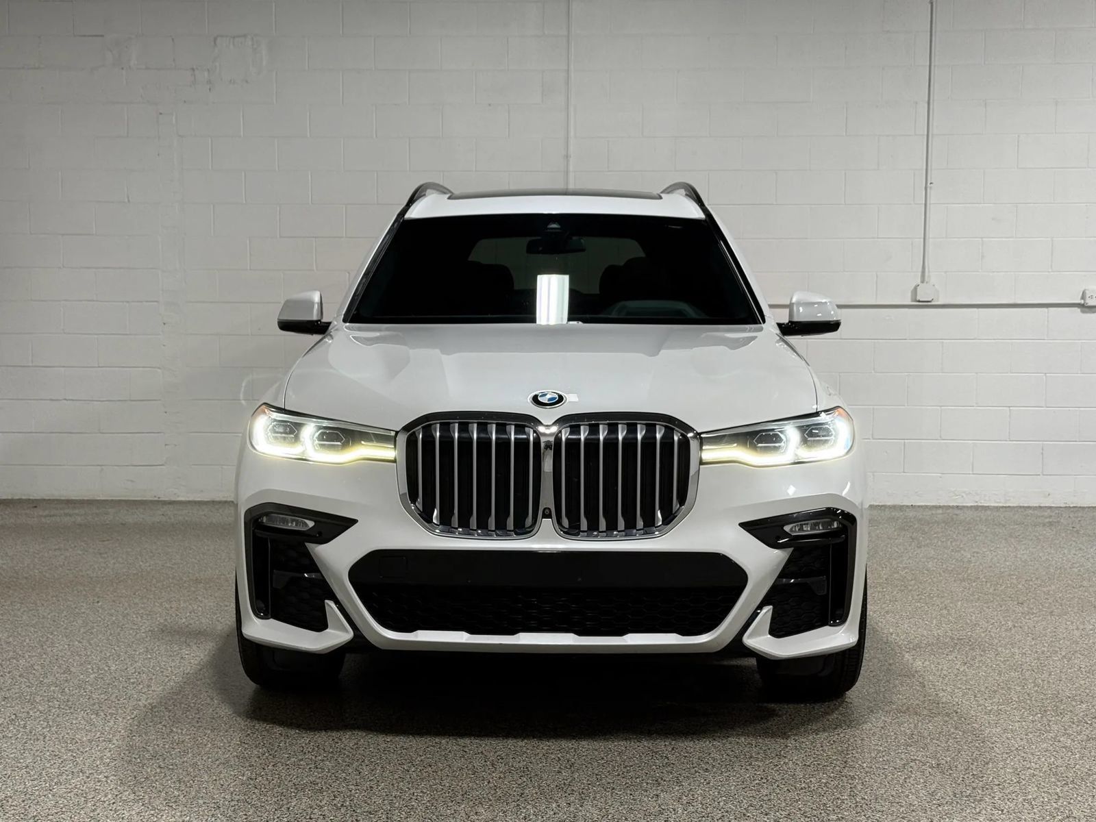 Used 2019 BMW X7 xDrive40i w/ Premium Package AWD/4WD image 3
