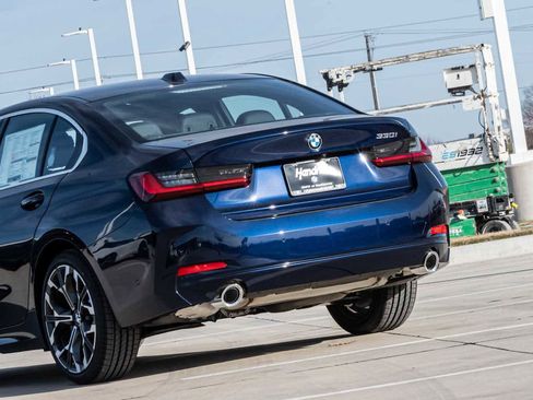 Used 2026 BMW 330i Sedan w/ Premium Package RWD image 5