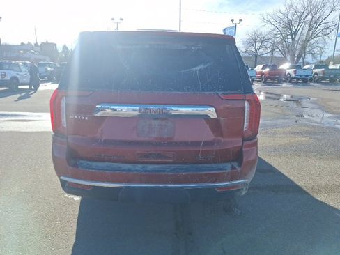 Used 2022 GMC Yukon XL SLT w/ SLT Premium Package image 7