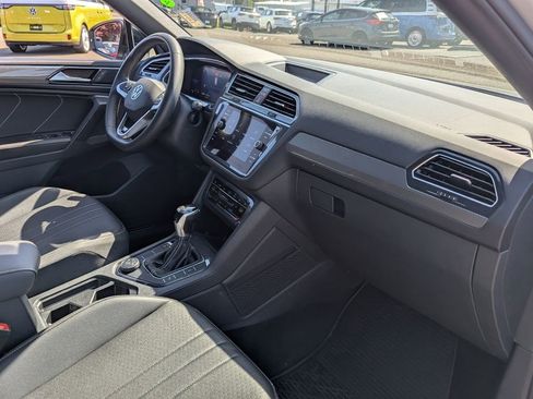 Used 2023 Volkswagen Tiguan SE R-Line AWD/4WD image 33