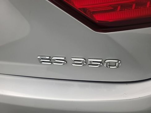 Used 2015 Lexus ES 350 w/ Luxury Package FWD image 10