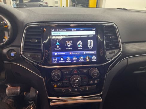 Used 2019 Jeep Grand Cherokee Limited AWD/4WD image 20