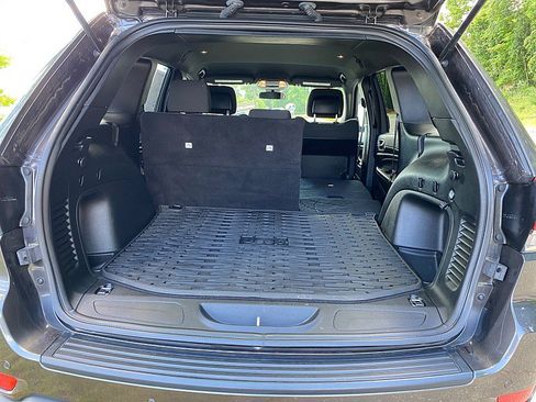 Used 2021 Jeep Grand Cherokee Laredo AWD/4WD image 42