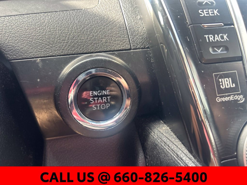 Used 2012 Toyota Camry SE w/ Leather Pkg FWD image 11