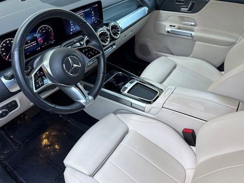 Used 2024 Mercedes-Benz GLB 250 image 10