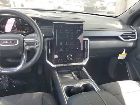 New 2026 GMC Acadia Elevation image 14